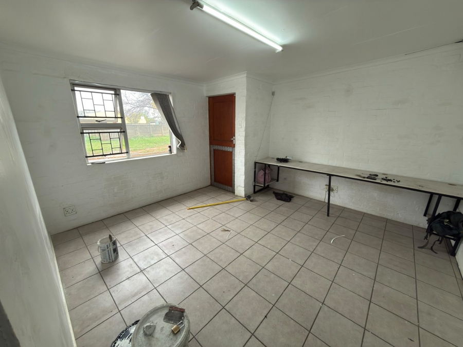 To Let Commercial Property for Rent in Worcester Western Cape